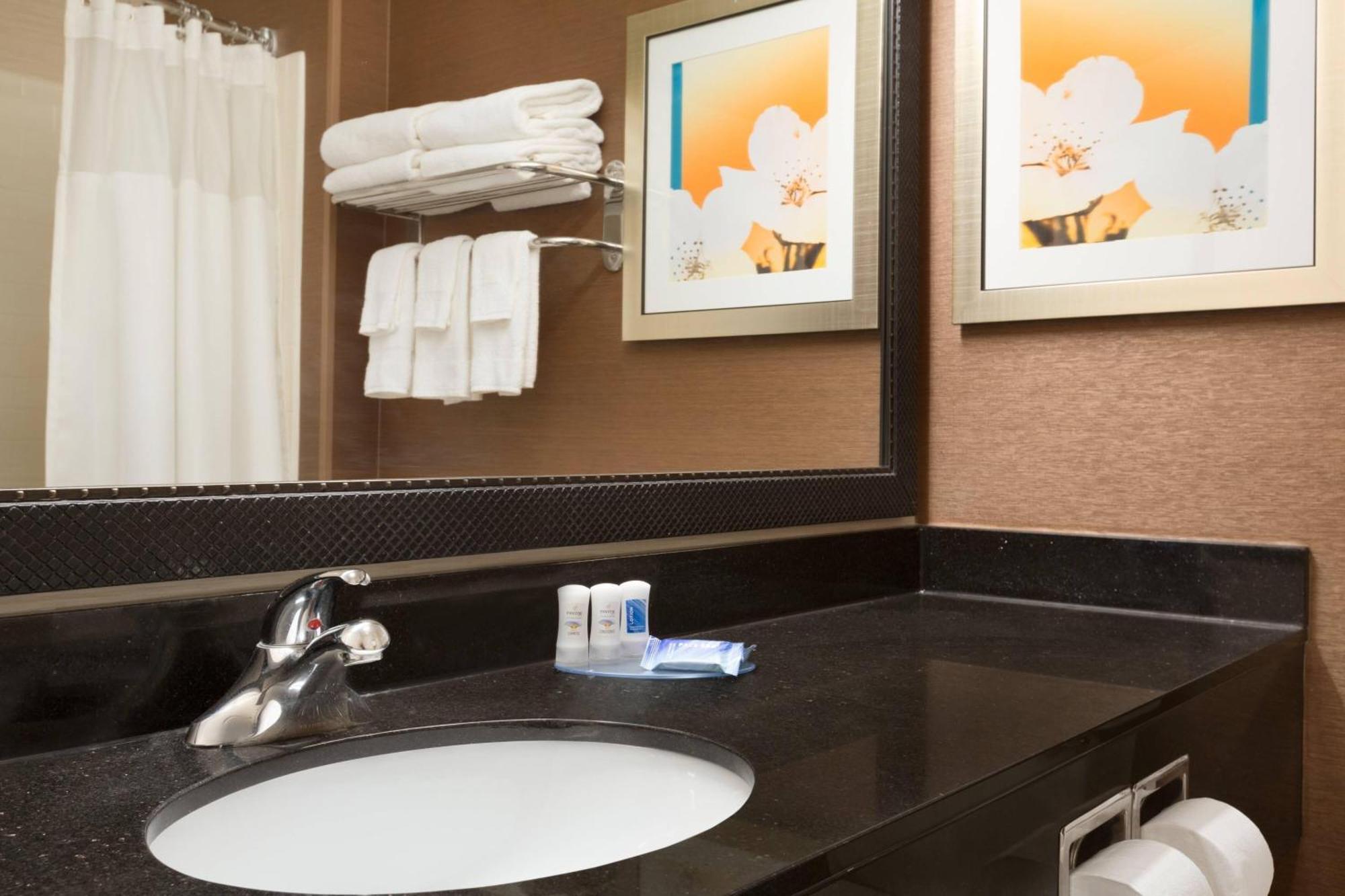 Fairfield Inn & Suites Bismarck South Екстериор снимка